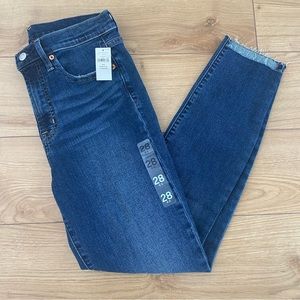 NWT Gap high rise jeans (size 28)